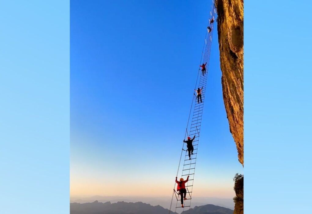 china’s-tianti-sky-ladder-adventure